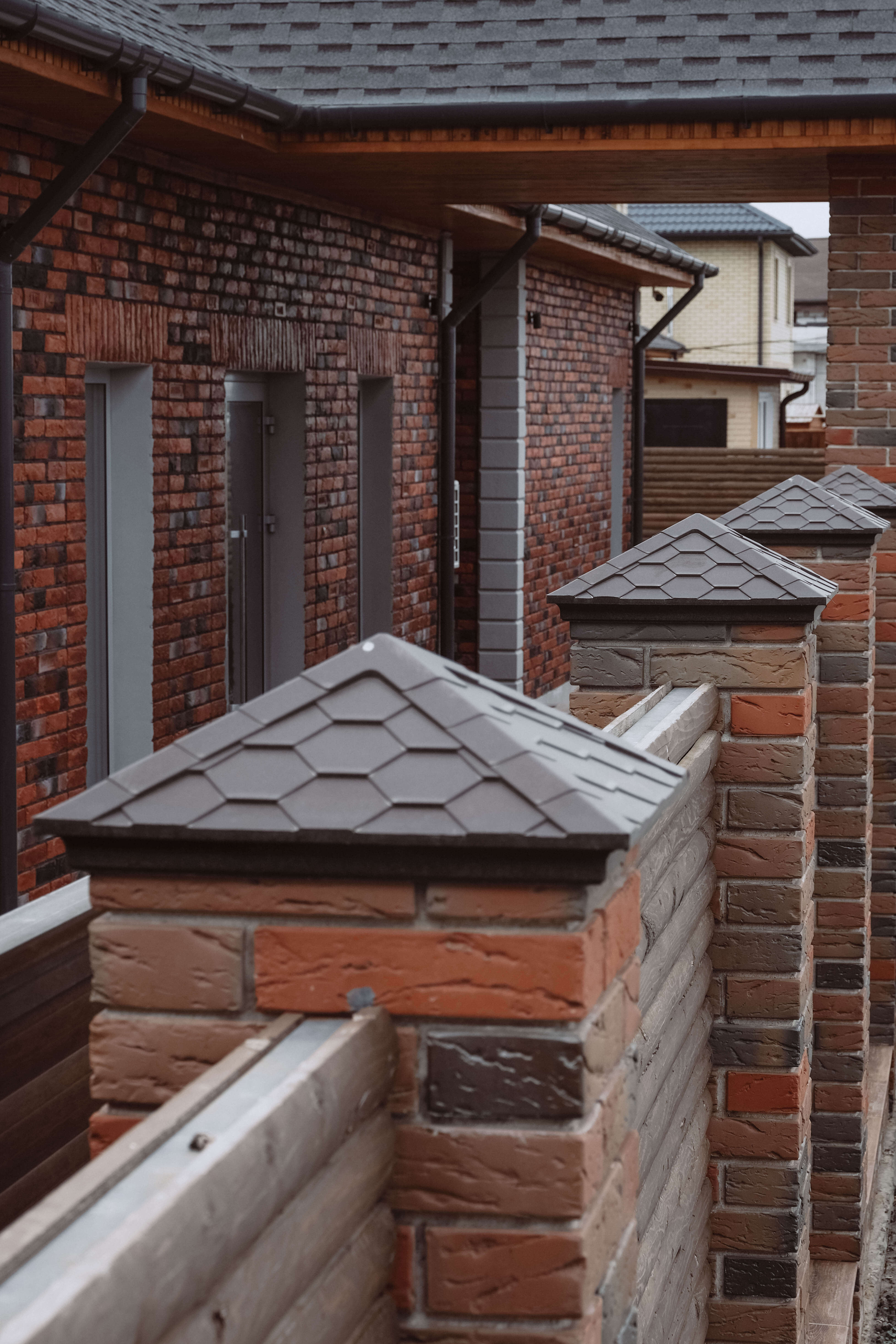 Колпак Zking Эверест Коричневый на столб 1.5х1.5 кирпича (390х390мм) в Абакане фото